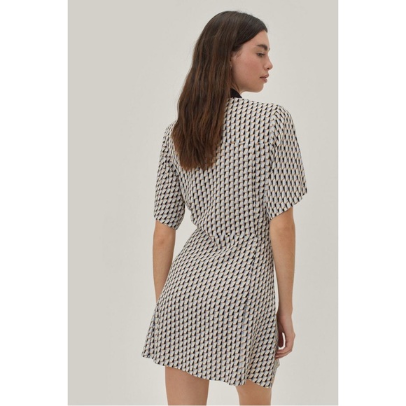 Nasty Gal Printed Collar Detail Skater Dress Size US 6 - Picture 5 of 5